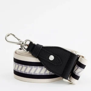 Exclusive N strap
